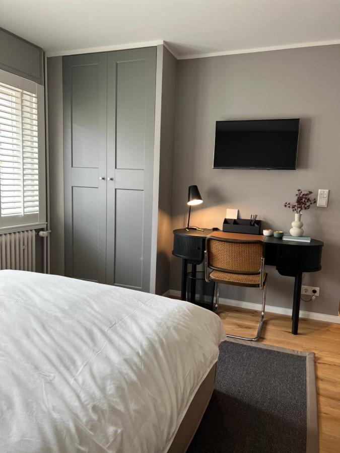Premium An Der Stadtmauer Im Eg * Paderborn